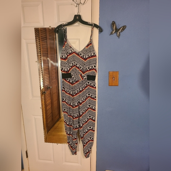 Trendy Zigzag Pattern Jumpsuit - Picture 2 of 11